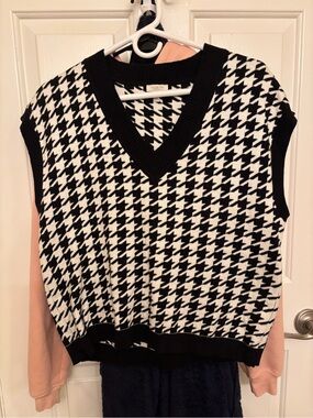 Talbots Black and White Houndstooth V-Neck Sweater Vest